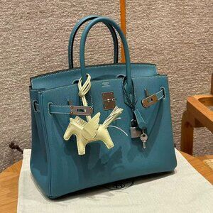 Classic Hermes Bag: A Stylish and Versatile Choice for Elegance